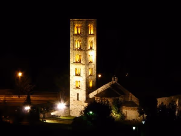 Taüll church at night