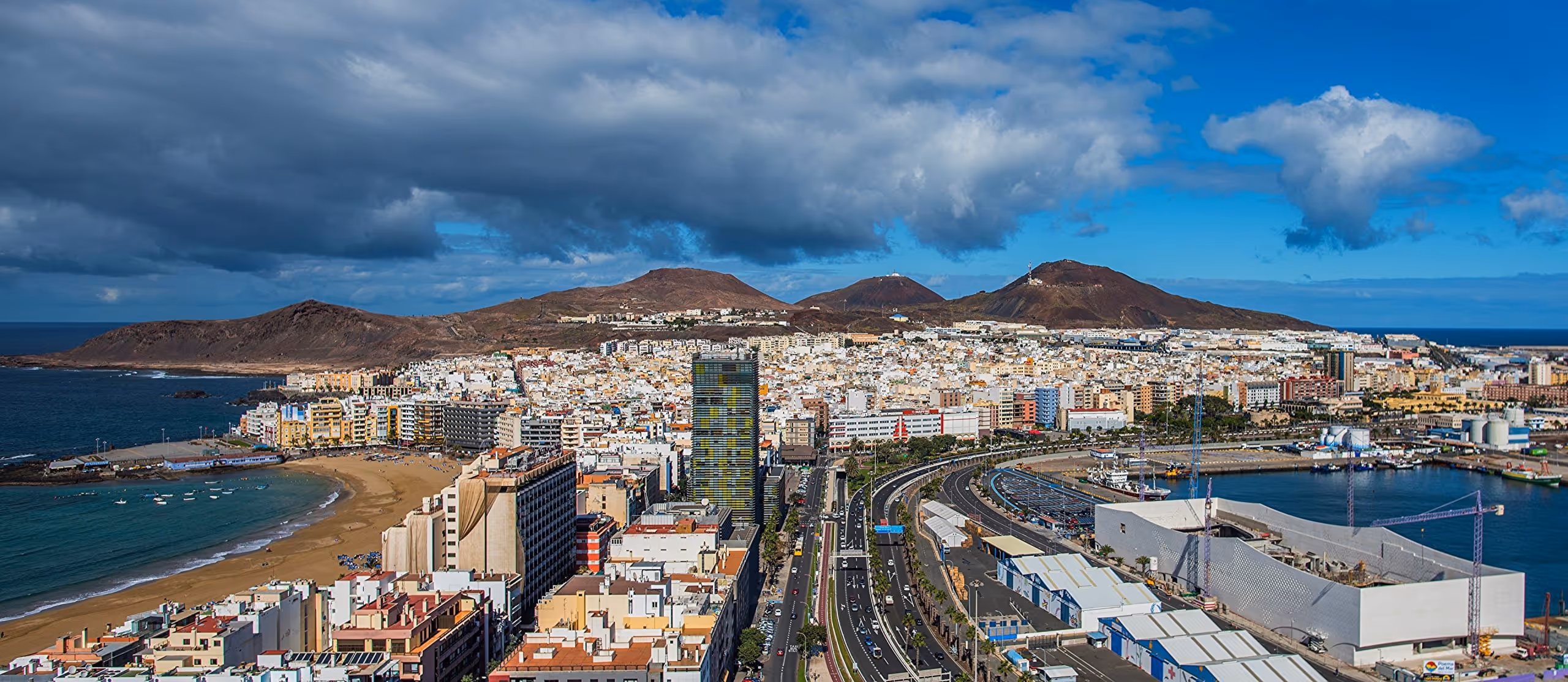 Panoramic view of the Guanarteme neighbourhood in Las Palmas de Gran Canaria, with Las Canteras beach