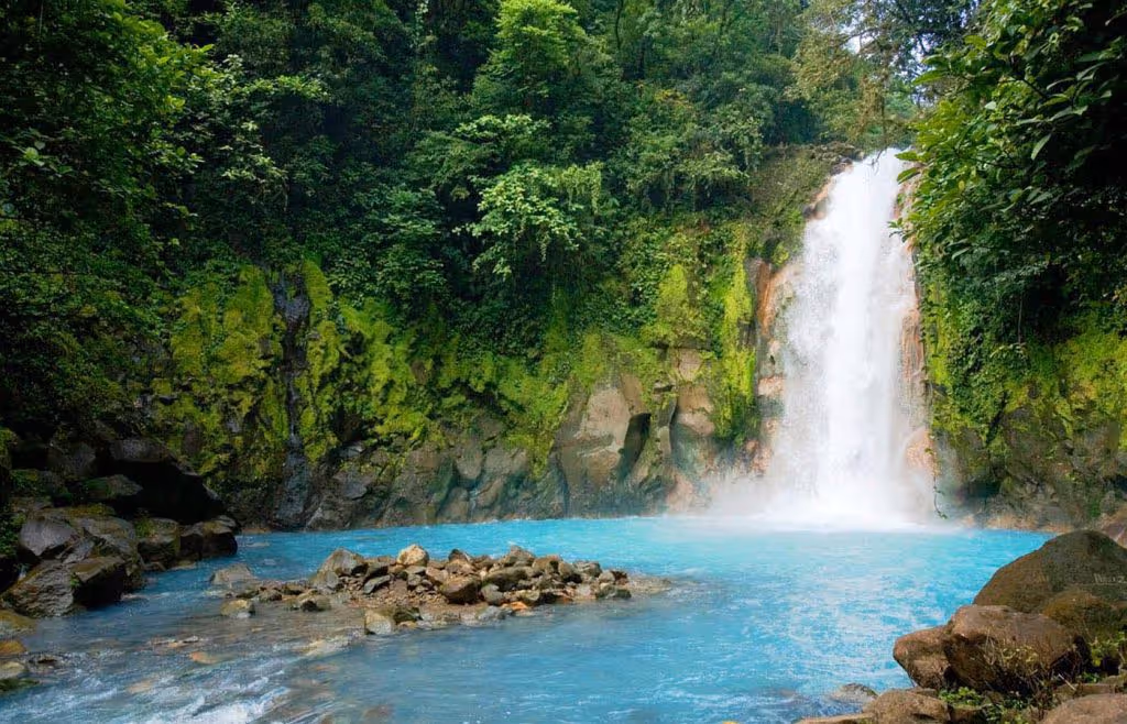 Costa Rica landscape with a light blue lagoon, perfect for enjoying retirement in the sun and in nature