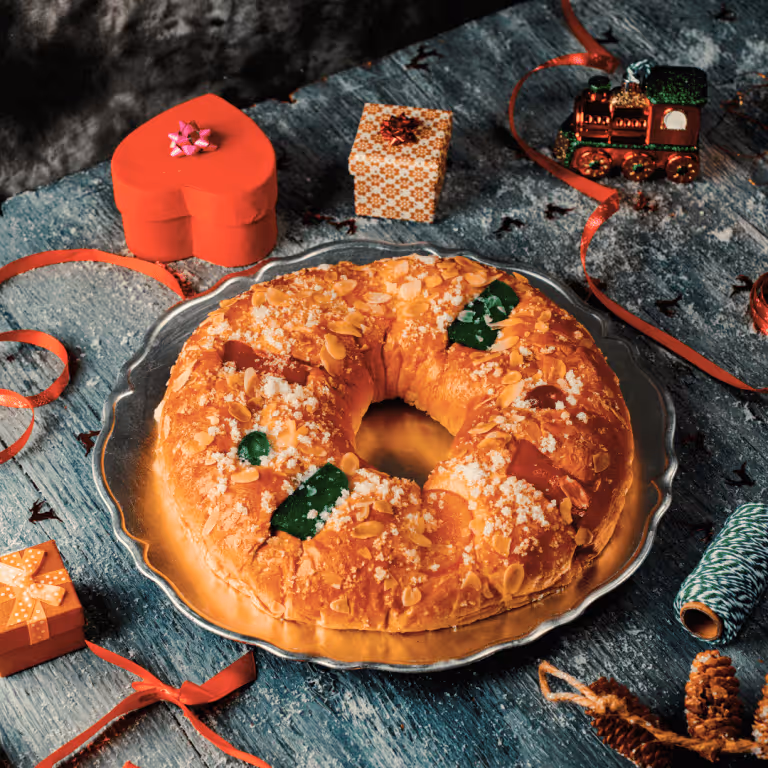 Roscón de reyes, the traditional Christmas cake