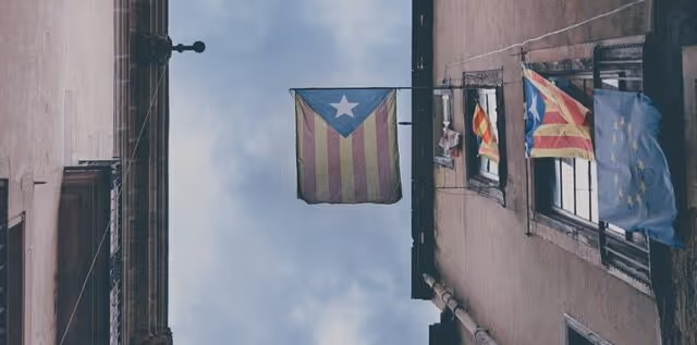 Living on the Costa Brava, Catalan flag